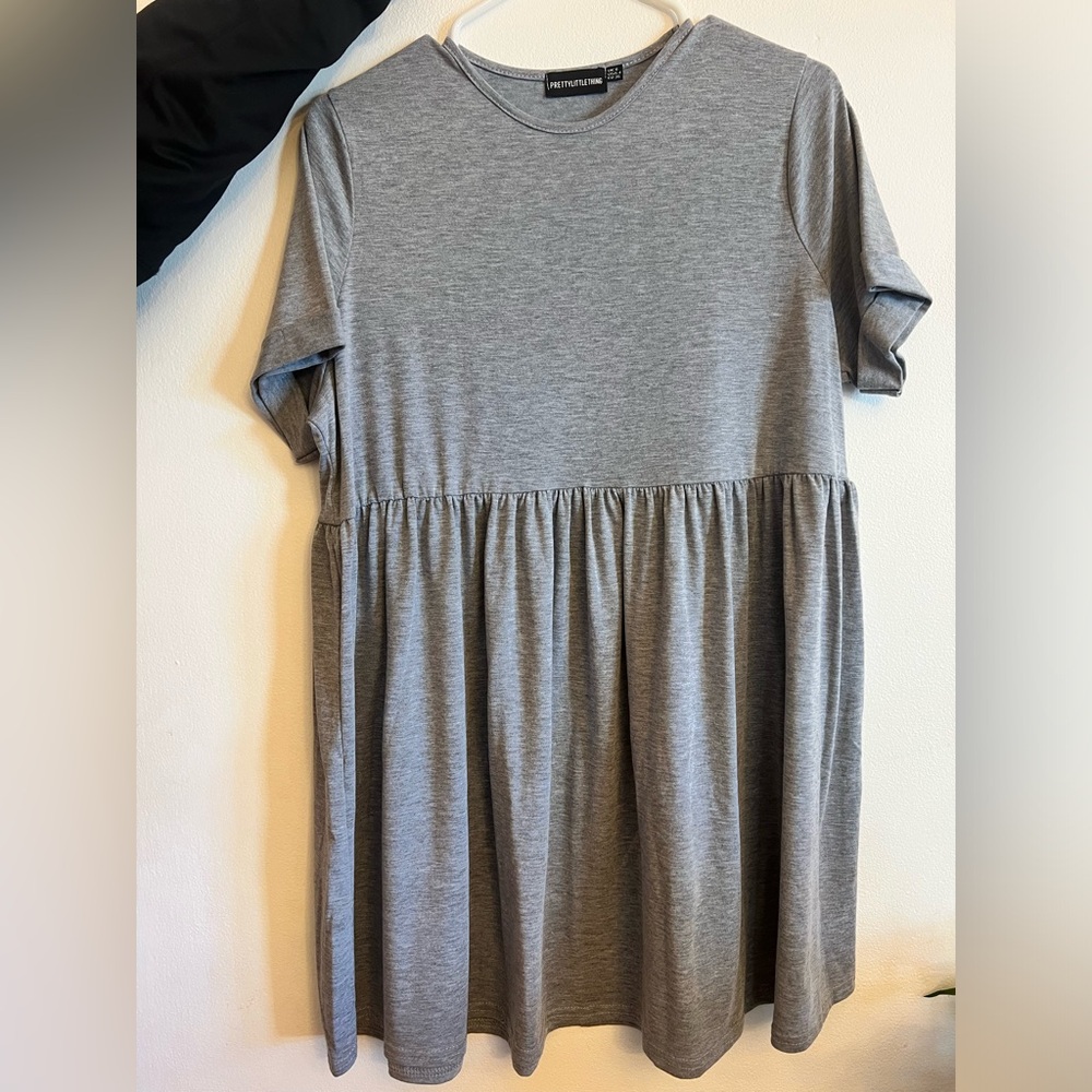 Pretty Little Thing Gray Babydoll Dress Size 4